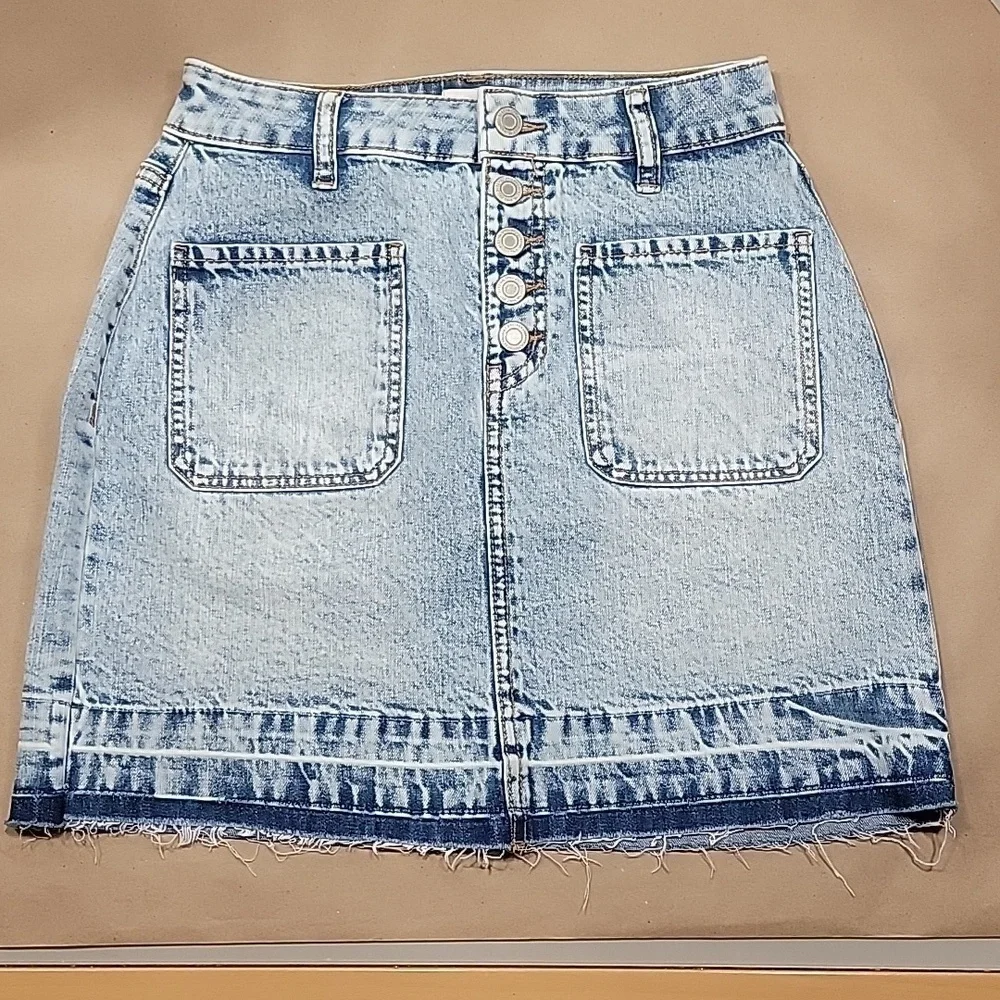 So Denim Distressed Mini Skirt Size Jr's 5